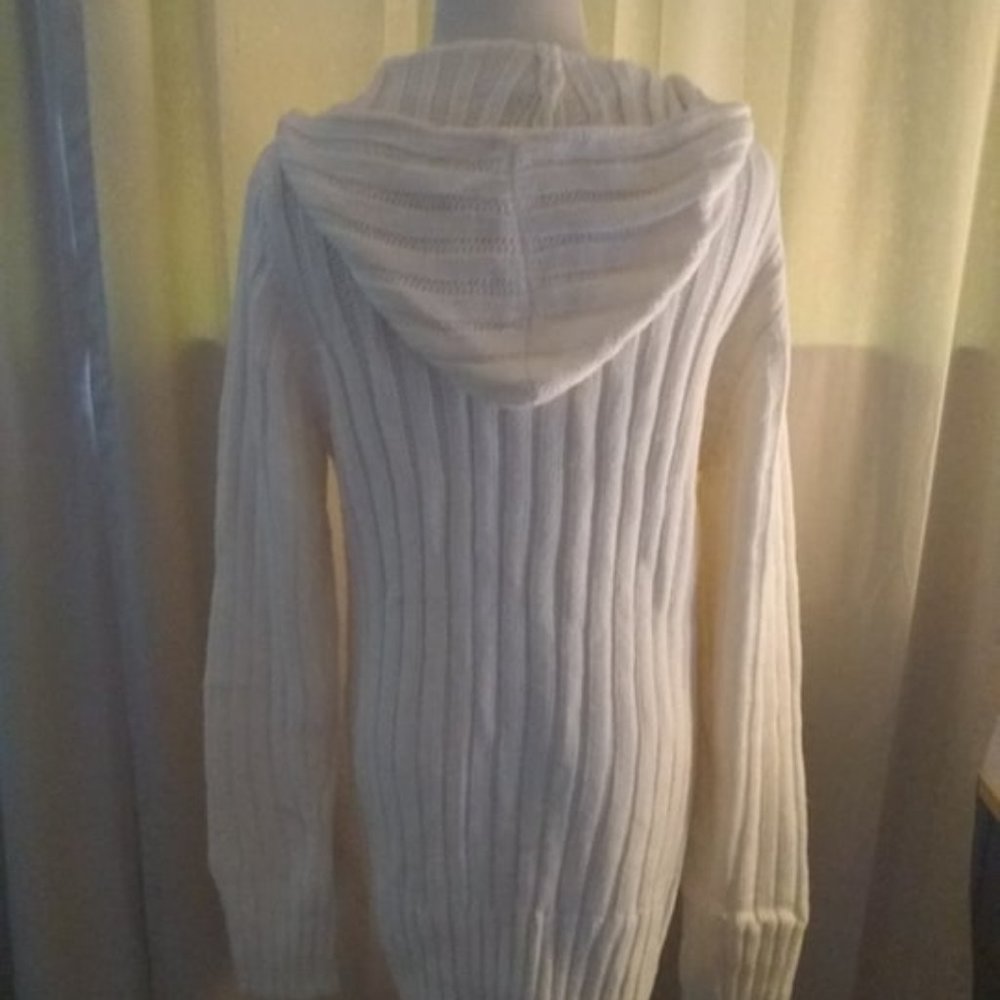 sweater - Picture 2 of 6